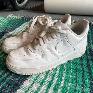 Women’s White Nike AF1